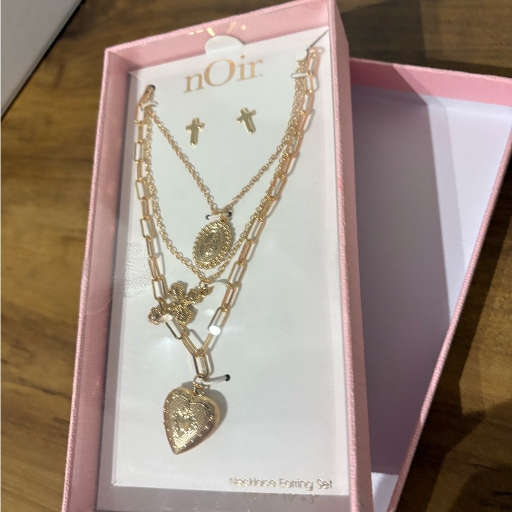 nOir Jewelry Gold Heart and Cross Necklace Set